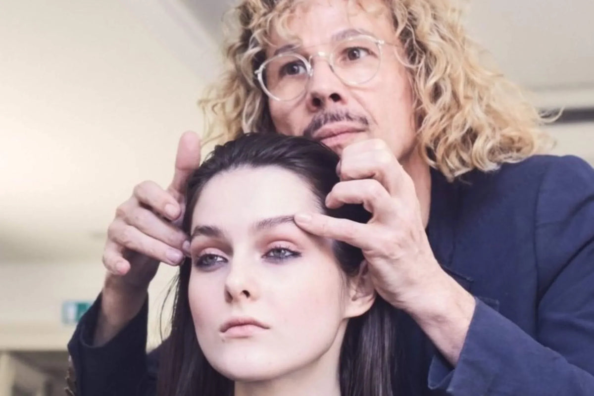 Coiffeur vs coiffeur visagiste : quelle différence pour vos cheveux ?