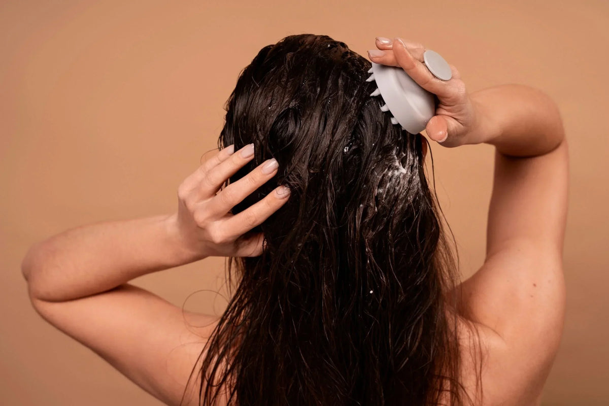 Comment éliminer les pellicules dans les cheveux ?