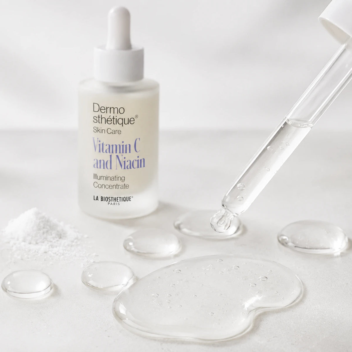 Sérum illuminateur teint - Dermosthétique Vitamin C + Niacin Illuminating Concentrate