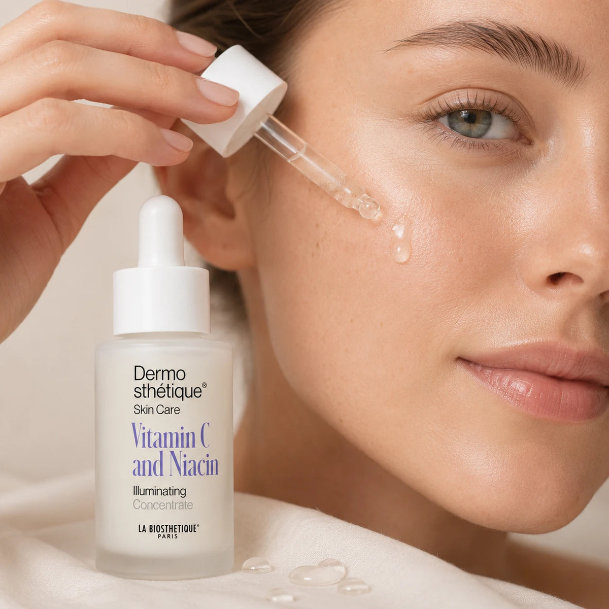 Sérum illuminateur teint - Dermosthétique Vitamin C + Niacin Illuminating Concentrate
