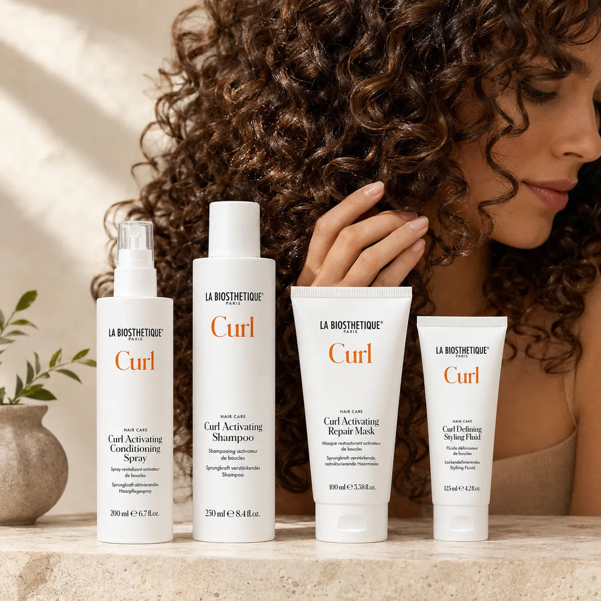 Routine cheveux bouclés : boucles définies, souples et brillantes